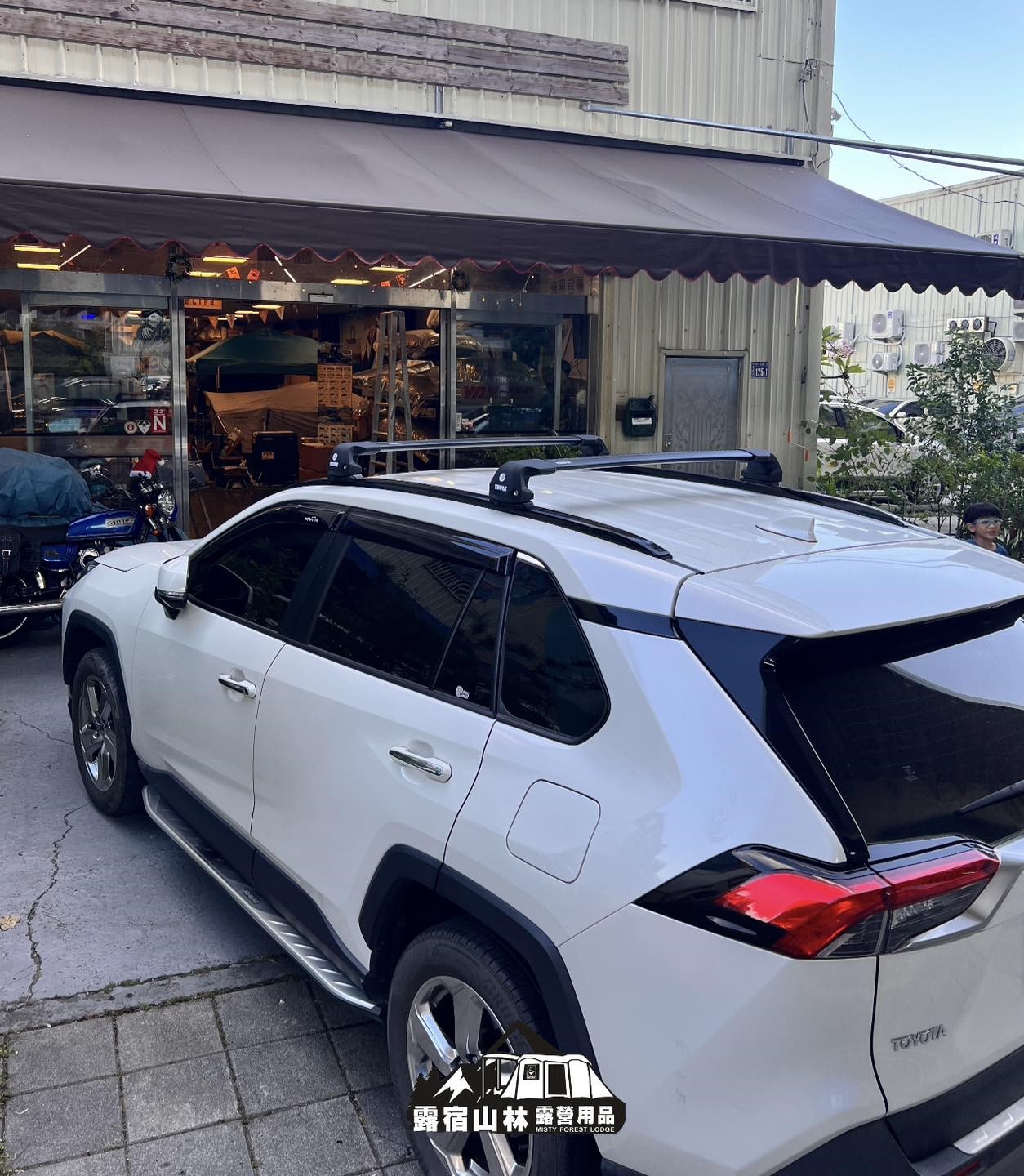 【Toyota】RAV4 X THULE WingBar Edge 黑色包覆式橫桿+Force XT XL車頂箱